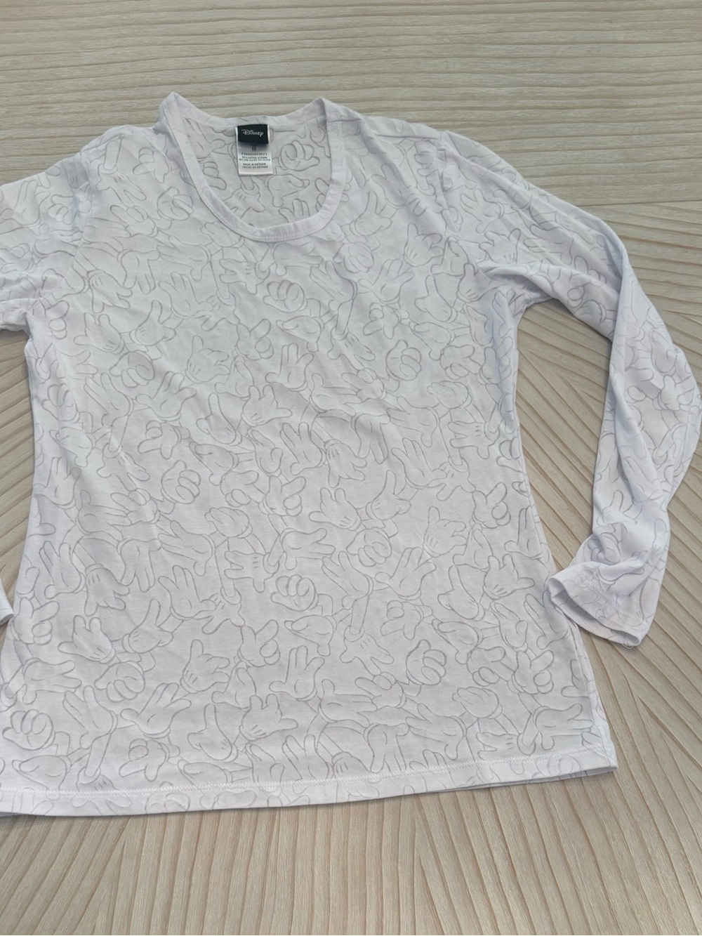 Disney Women's White Long-Sleeve Graphic Tee Mickey Hands